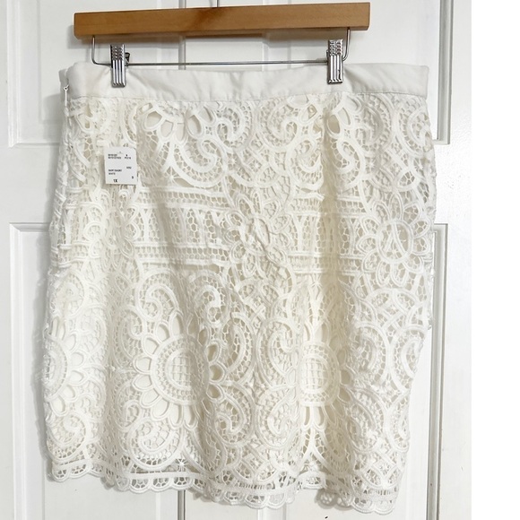 Forever 21 White Lace Skirt NWT Sz 1X - Picture 4 of 7